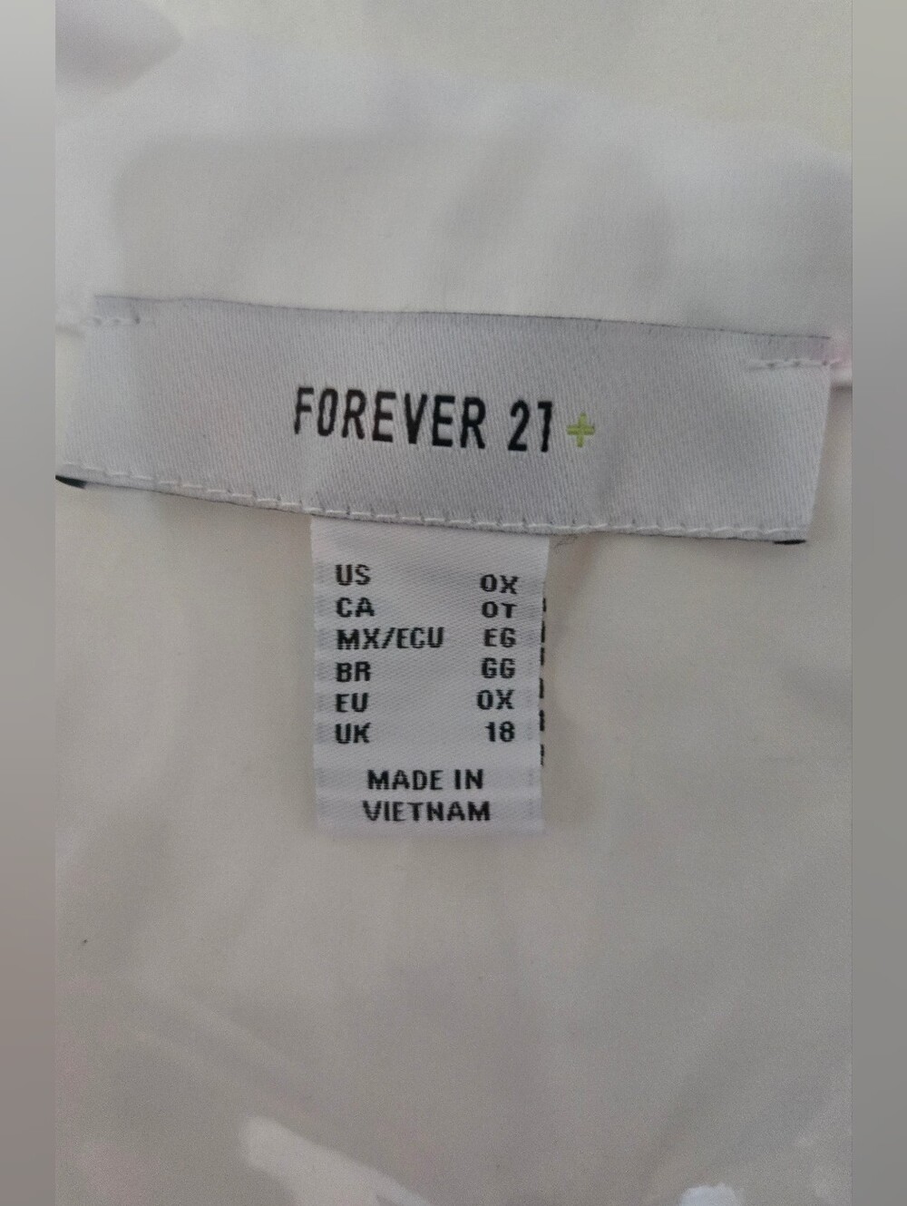 3/$20 Forever 21 White Tie-Front Button-Up Blouse - Picture 2 of 3